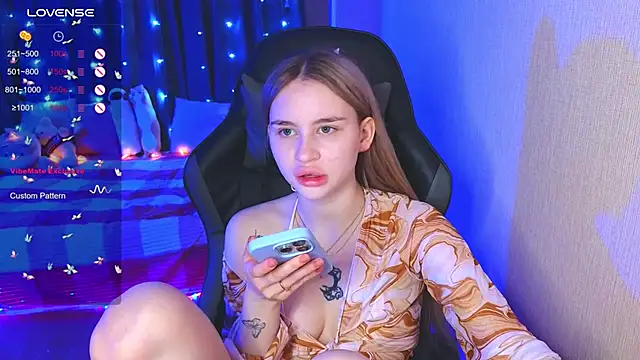 doll barbieee online show from December 4, 2:20 am