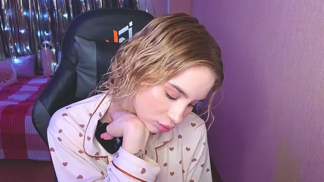 doll barbieee online show from February 5, 8:35 pm