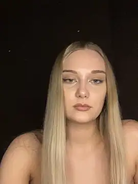 Snapshot of Alisa_Rise chatting on February 16, 4:42 pm Alisa Rise online show from February 16, 4:42 pm