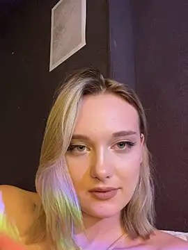 Snapshot of Alisa_Rise chatting on March 22, 1:22 am Alisa Rise online show from March 22, 1:22 am