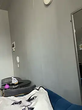 Curveysinaa online show from February 16, 8:43 am