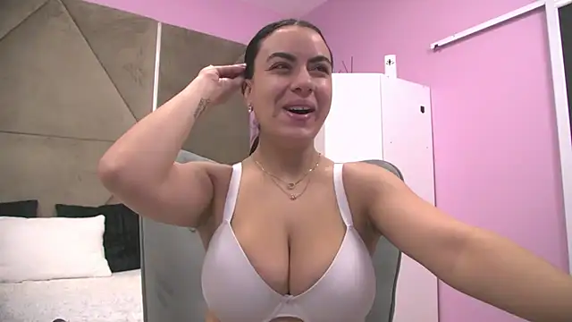 ElyzaIbarra online show from November 13, 5:50 am