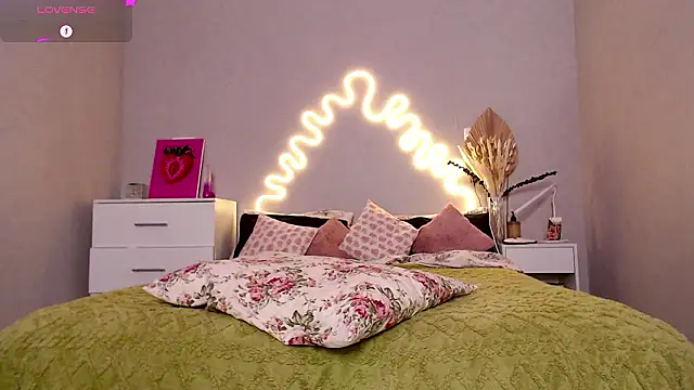 Red  Candy online show from December 1, 4:29 pm