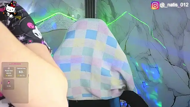 Snapshot of merloth_sub chatting on October 28, 3:21 am merloth sub online show from October 28, 3:21 am