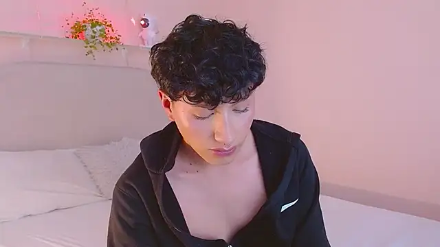 Snapshot of dilan_sp chatting on November 25, 1:16 am dilan sp online show from November 25, 1:16 am