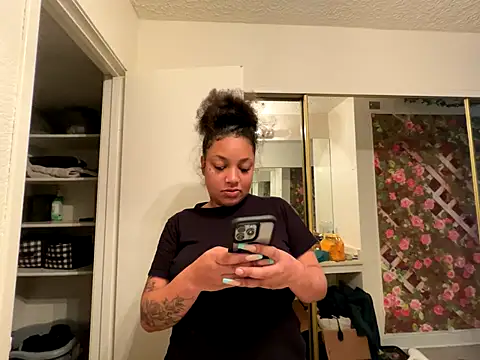 Snapshot of GoddessNih chatting on October 24, 5:53 pm GoddessNih online show from October 24, 5:53 pm