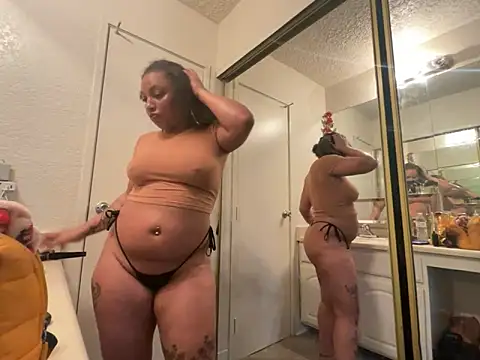 Snapshot of GoddessNih chatting on November 1, 5:15 pm GoddessNih online show from November 1, 5:15 pm