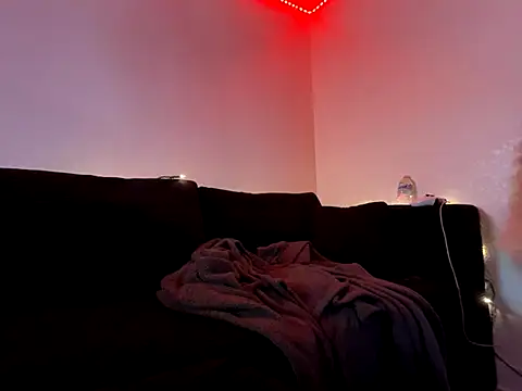 Snapshot of GoddessNih chatting on December 15, 4:28 am GoddessNih online show from December 15, 4:28 am