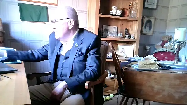 Snapshot of Adamdaddybear chatting on January 30, 2:25 pm Adamdaddybear online show from January 30, 2:25 pm