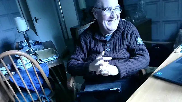Snapshot of Adamdaddybear chatting on February 11, 1:20 pm Adamdaddybear online show from February 11, 1:20 pm