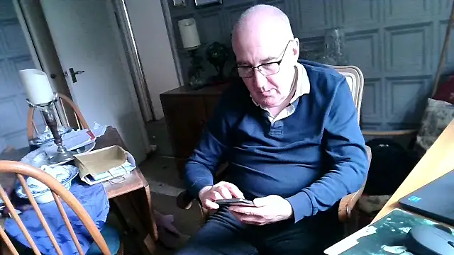 Snapshot of Adamdaddybear chatting on February 15, 2:00 pm Adamdaddybear online show from February 15, 2:00 pm