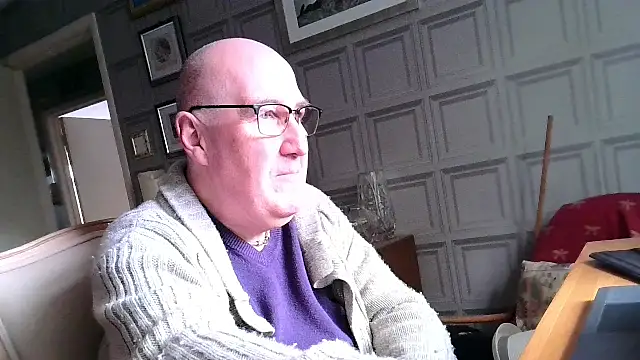 Snapshot of Adamdaddybear chatting on March 11, 2:51 pm Adamdaddybear online show from March 11, 2:51 pm