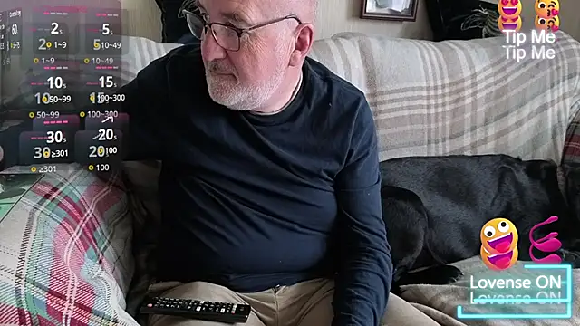 Snapshot of Adamdaddybear chatting on September 20, 1:45 pm Adamdaddybear online show from September 20, 1:45 pm