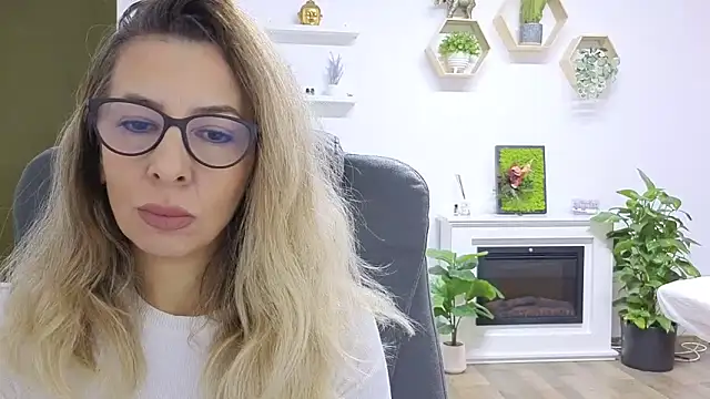 SukyGirl online show from November 11, 8:14 am