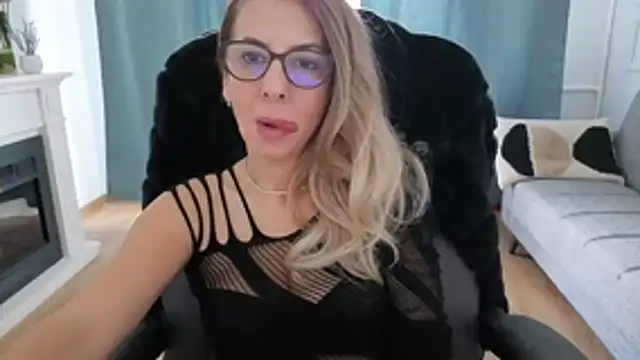 SukyGirl online show from March 18, 8:28 am