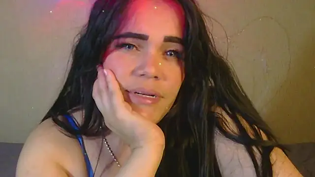 Snapshot of blue_angel33 chatting on December 27, 12:07 am blue angel33 online show from December 27, 12:07 am