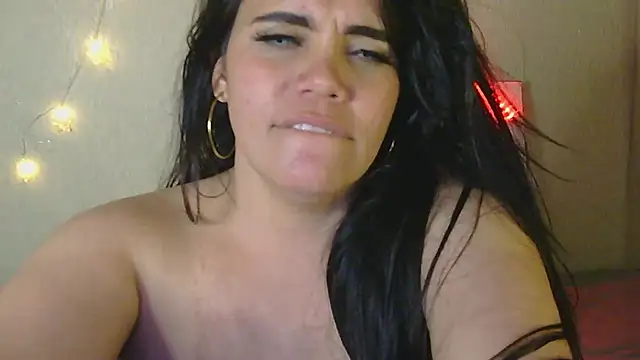 Snapshot of blue_angel33 chatting on January 21, 7:58 am blue angel33 online show from January 21, 7:58 am