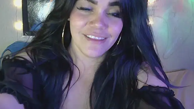 Snapshot of blue_angel33 chatting on February 12, 4:54 am blue angel33 online show from February 12, 4:54 am