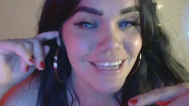 Snapshot of blue_angel33 chatting on February 13, 5:26 am blue angel33 online show from February 13, 5:26 am