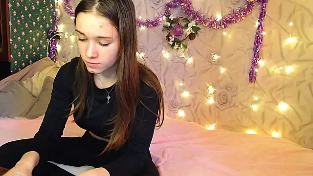 fluffy kitty  online show from January 13, 7:43 am