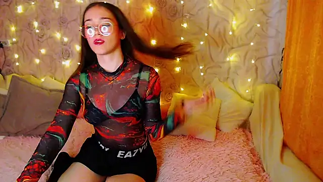 fluffy kitty  online show from September 21, 3:30 am