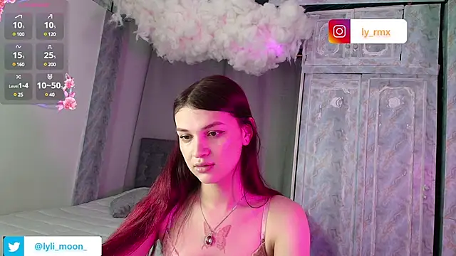 Snapshot of lylita2 chatting on December 18, 2:21 am lylita2 online show from December 18, 2:21 am