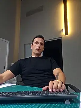 Snapshot of Lucas___81 chatting on October 21, 6:30 pm Lucas 81 online show from October 21, 6:30 pm