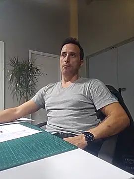 Snapshot of Lucas___81 chatting on November 26, 7:15 pm Lucas 81 online show from November 26, 7:15 pm