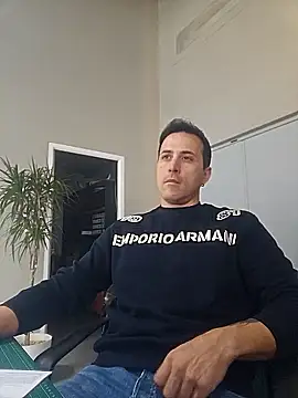 Snapshot of Lucas___81 chatting on December 22, 10:23 am Lucas 81 online show from December 22, 10:23 am