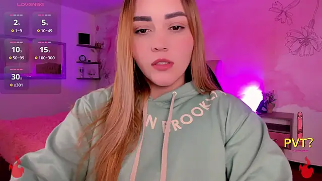 Lucia star   online show from March 14, 2:53 am