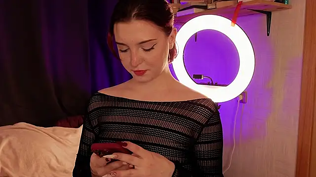 Snapshot of LisaVamp chatting on November 29, 10:13 pm LisaVamp online show from November 29, 10:13 pm