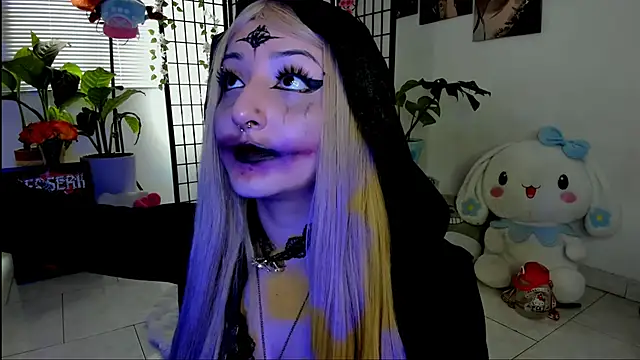 Snapshot of julyana_ chatting on November 8, 5:23 pm julyana online show from November 8, 5:23 pm