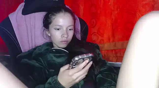 Snapshot of sweetdam12 chatting on December 10, 8:49 pm sweetdam12 online show from December 10, 8:49 pm
