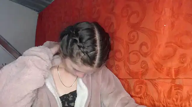 Snapshot of sweetdam12 chatting on December 16, 3:51 am sweetdam12 online show from December 16, 3:51 am