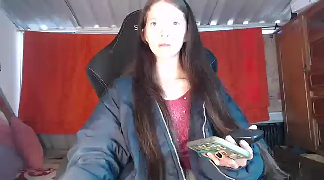 Snapshot of sweetdam12 chatting on January 19, 2:06 pm sweetdam12 online show from January 19, 2:06 pm