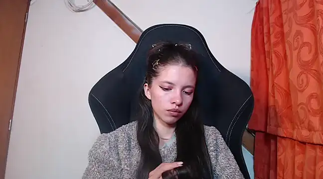 Snapshot of sweetdam12 chatting on February 10, 11:45 pm sweetdam12 online show from February 10, 11:45 pm
