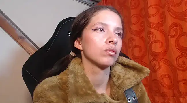 Snapshot of sweetdam12 chatting on February 13, 12:57 am sweetdam12 online show from February 13, 12:57 am