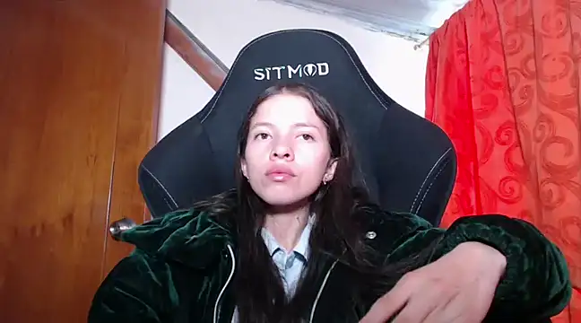 Snapshot of sweetdam12 chatting on March 10, 8:12 pm sweetdam12 online show from March 10, 8:12 pm