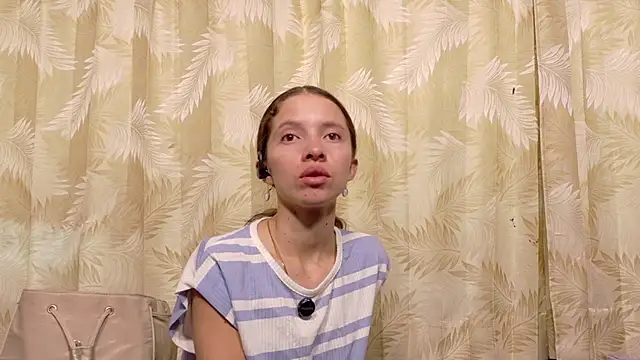Snapshot of sweetdam12 chatting on September 10, 3:01 pm sweetdam12 online show from September 10, 3:01 pm