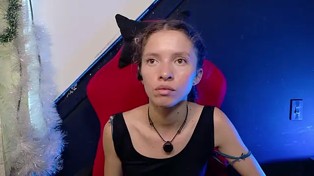 sweetdam12 online show from February 12, 7:31 pm