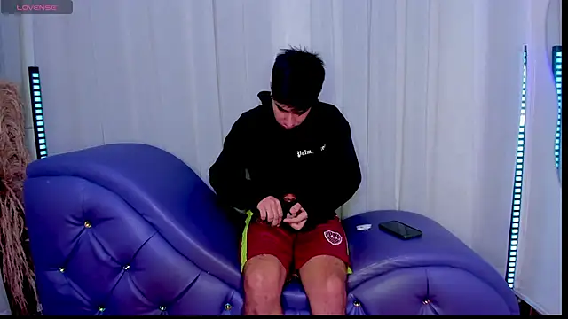 Yourslust  online show from November 22, 1:21 pm