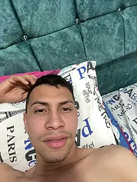 muchaelw3st4r8fuiz online show from January 5, 11:22 pm