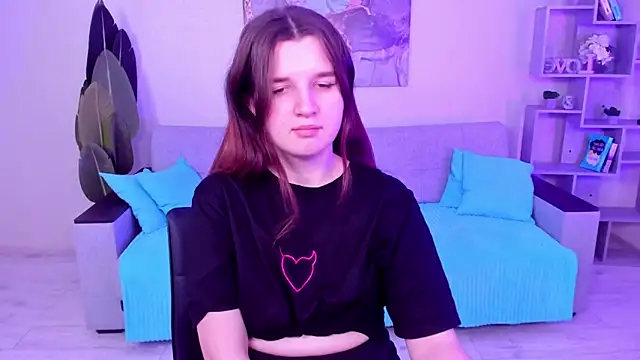 BonneyLove online show from December 3, 9:01 pm