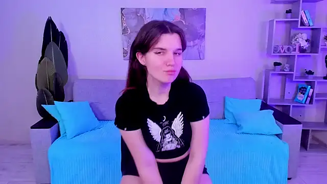 BonneyLove online show from December 4, 10:30 pm