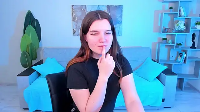 BonneyLove online show from February 25, 9:02 pm