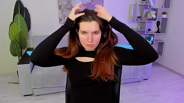 BonneyLove online show from March 17, 5:49 pm