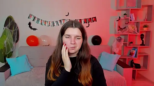 BonneyLove online show from October 17, 9:39 pm