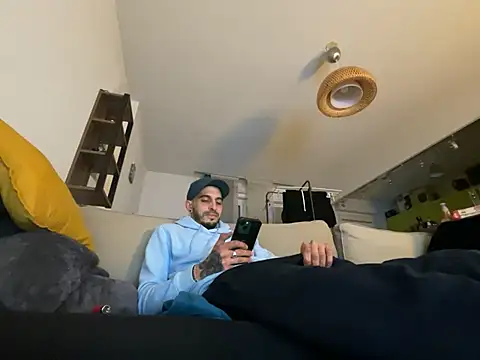 Rebeu313 online show from January 10, 10:57 pm