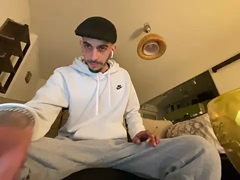 Rebeu313 online show from March 4, 10:16 pm