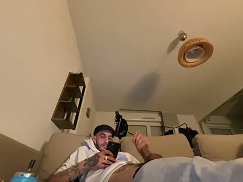 Rebeu313 online show from March 5, 1:21 am